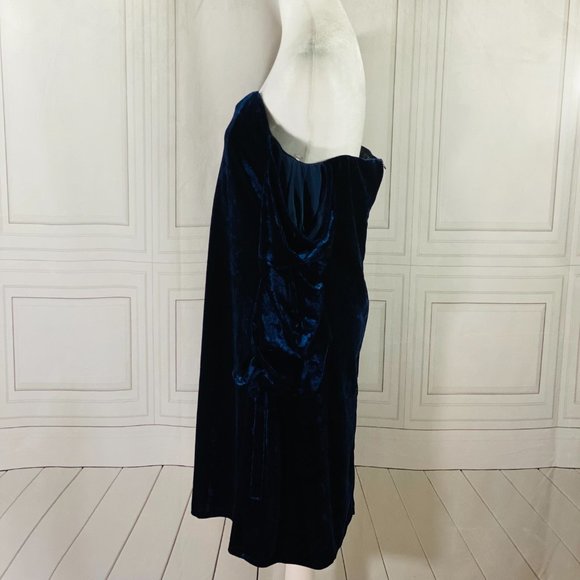NWT Romeo & Juliet Couture Navy Velvet Off Shoulder Dress Large  Large - Picture 4 of 15